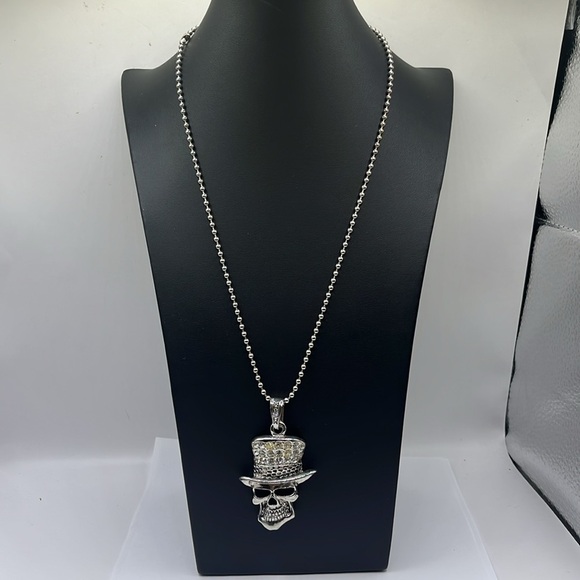 Skull Rhinestones Top Hat Oversized Necklace Goth Halloween Ball Necklace - Picture 2 of 10